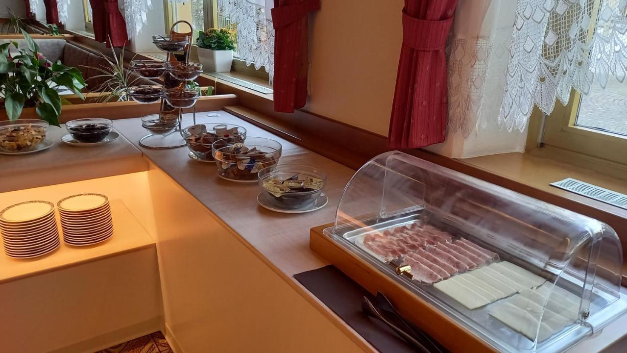 Hotel Garni Gruener Baum Laives Eksteriør bilde