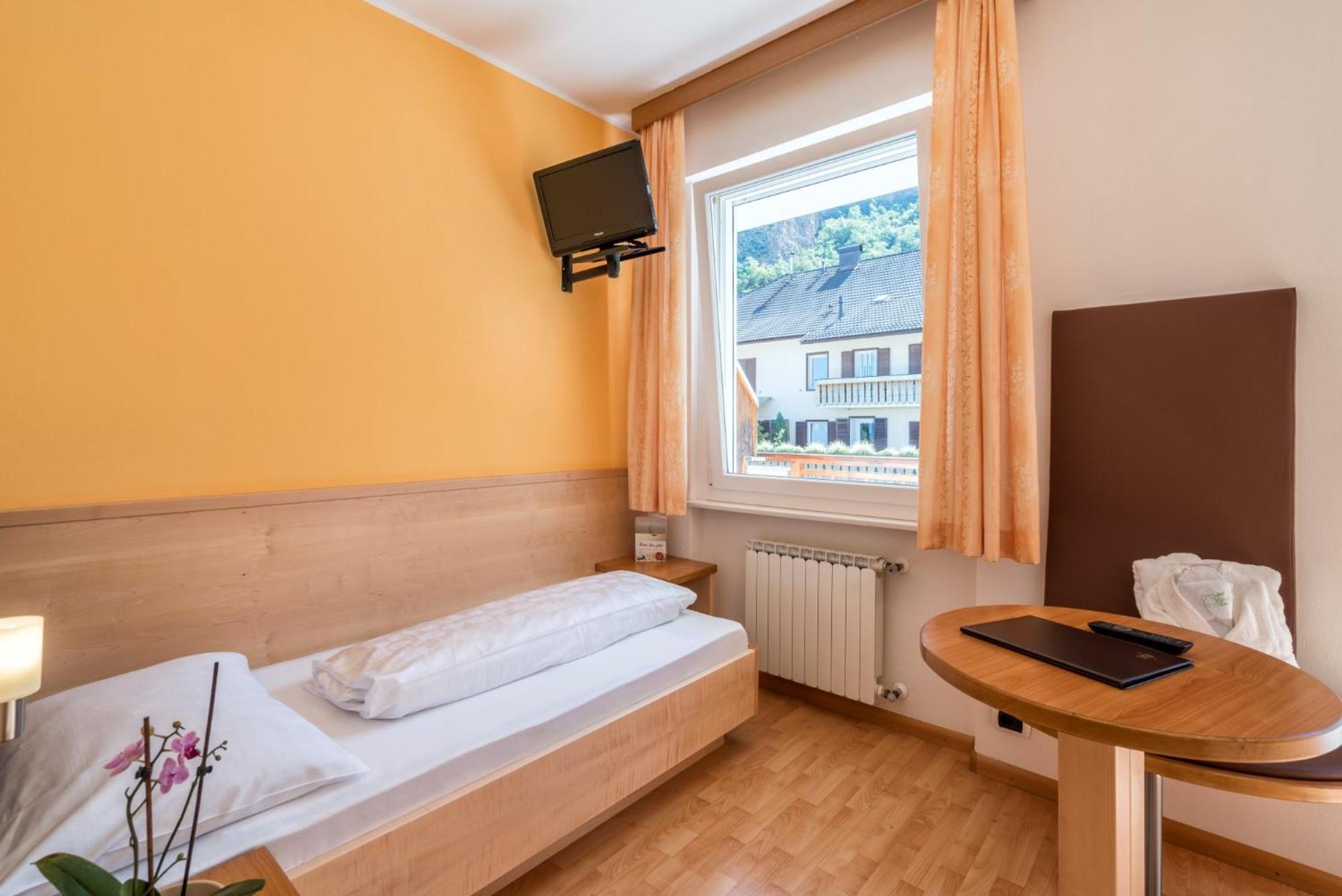 Hotel Garni Gruener Baum Laives Eksteriør bilde
