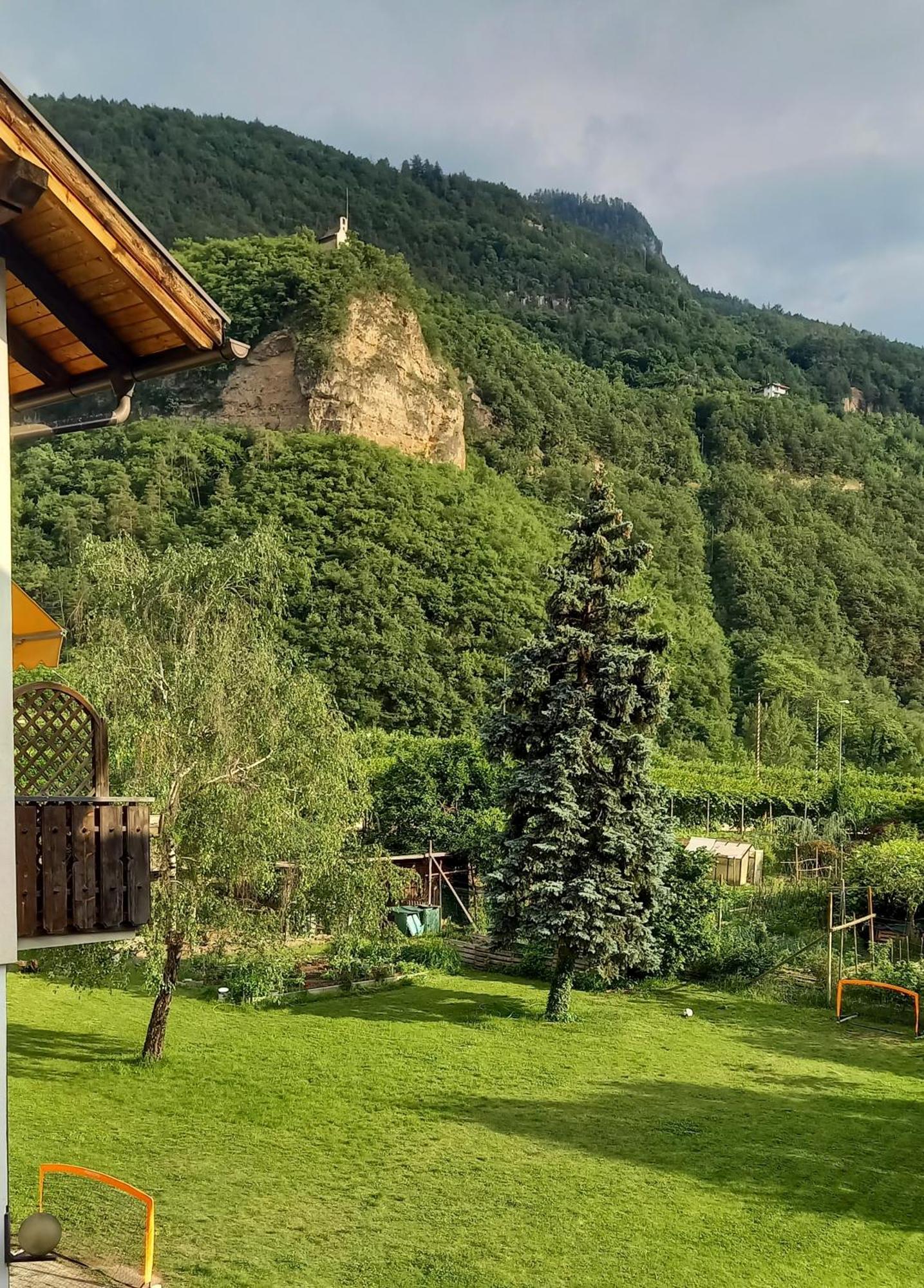 Hotel Garni Gruener Baum Laives Eksteriør bilde