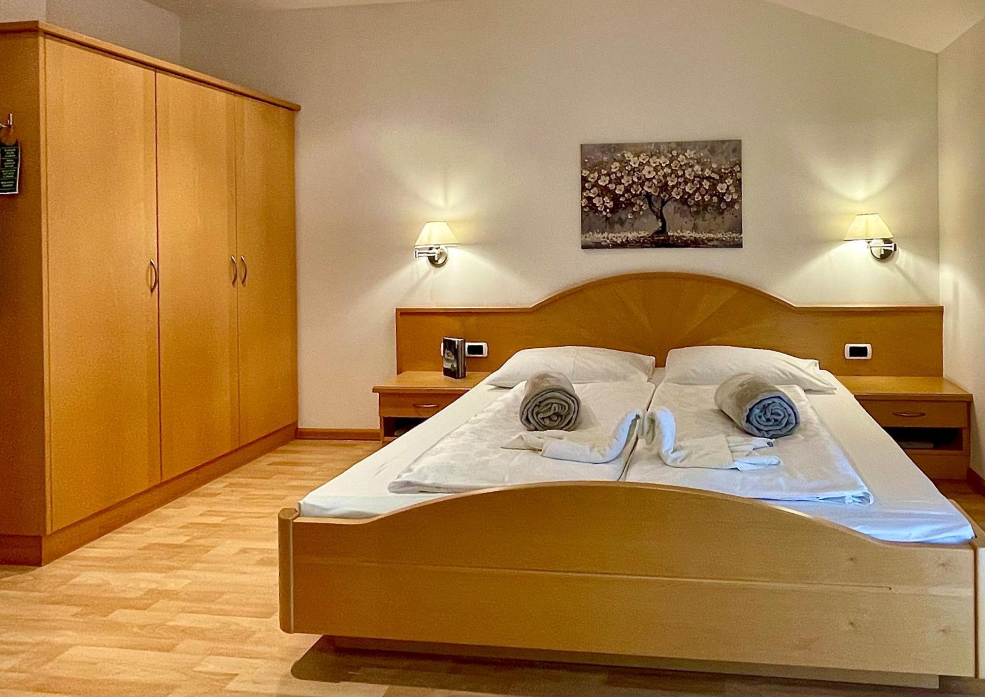Hotel Garni Gruener Baum Laives Eksteriør bilde