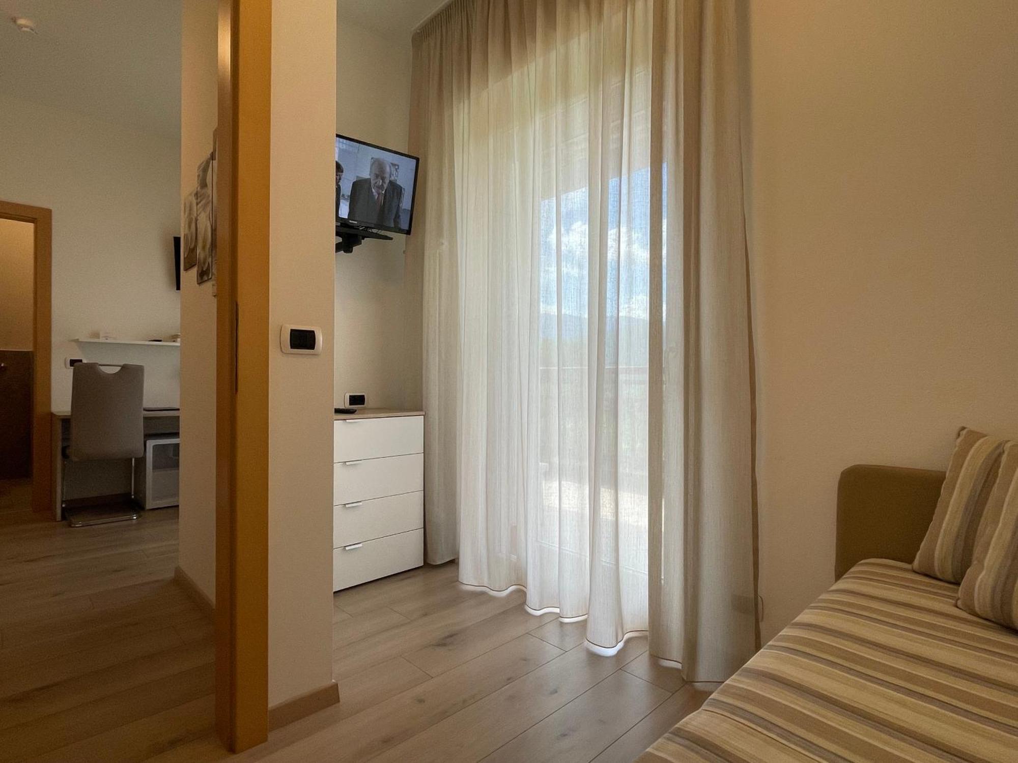 Hotel Garni Gruener Baum Laives Eksteriør bilde